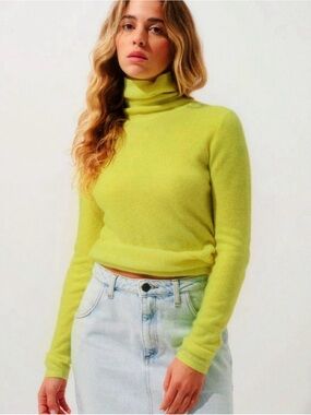 Chanel Ribbed turtleneck